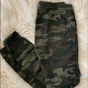 Sanctuary brand camouflage leggings